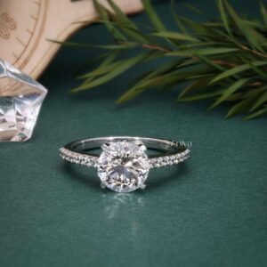 1 ct Round Cut Diamond Solitaire Engagement Ring in 14 kt White Gold"