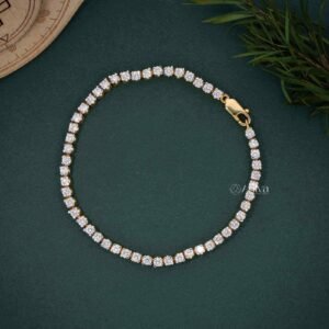 Chic Round Cut Diamond Tennis Bracelet in 14K Yellow Gold with Four-Prong Setting