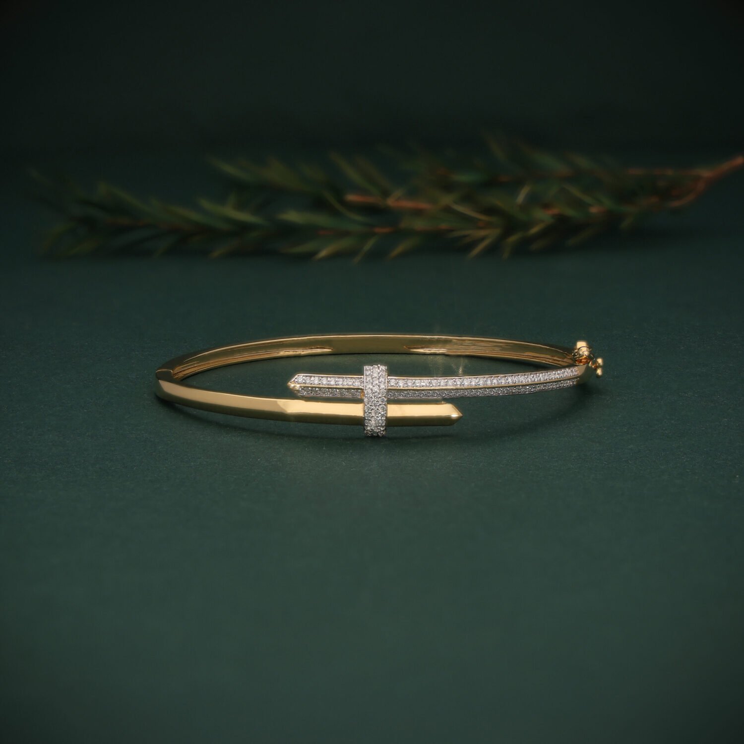 Vantage Pavé Diamond Bypass Bangle Bracelet in 18K Yellow Gold