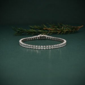 Valencia Emerald Cut Diamond Tennis Bracelet in Platinum 950