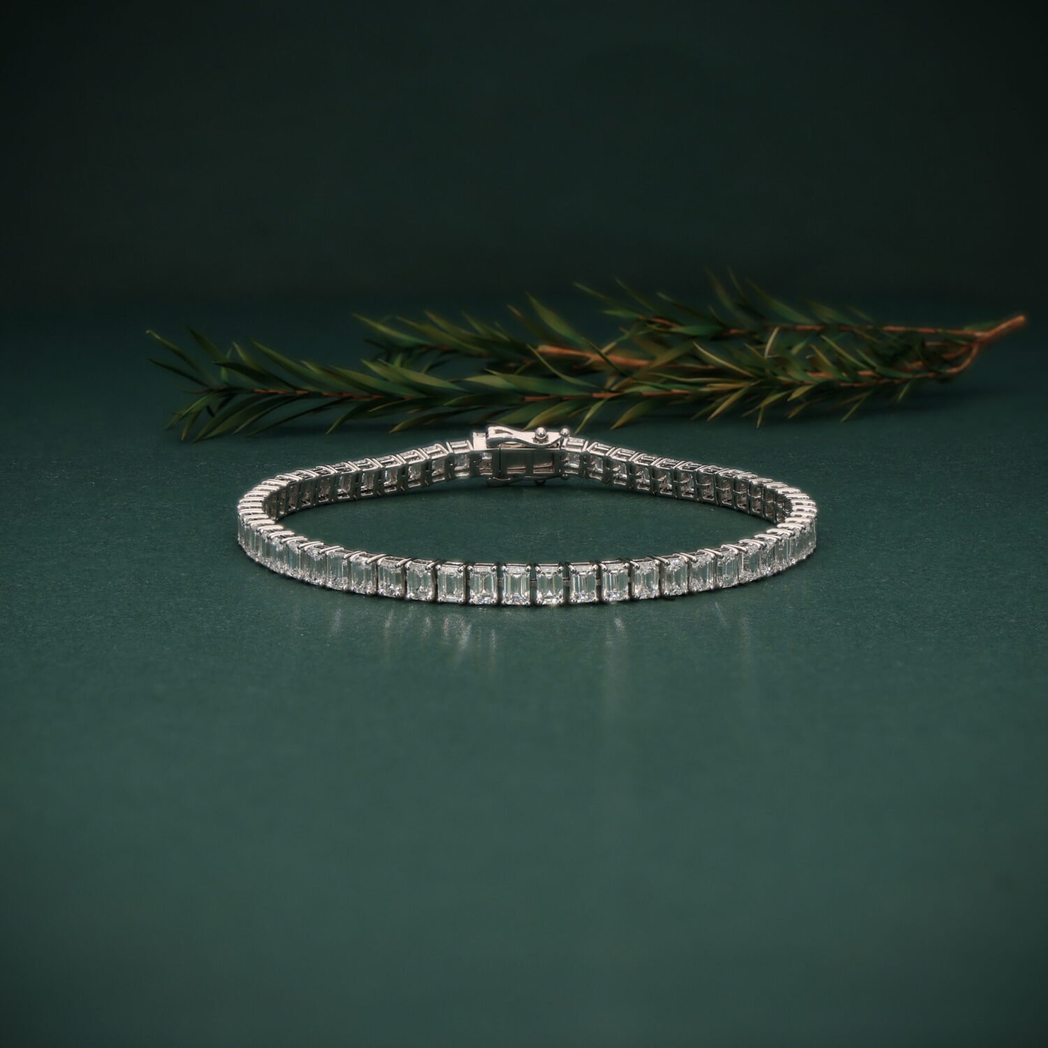 Valencia Emerald Cut Diamond Tennis Bracelet in Platinum 950
