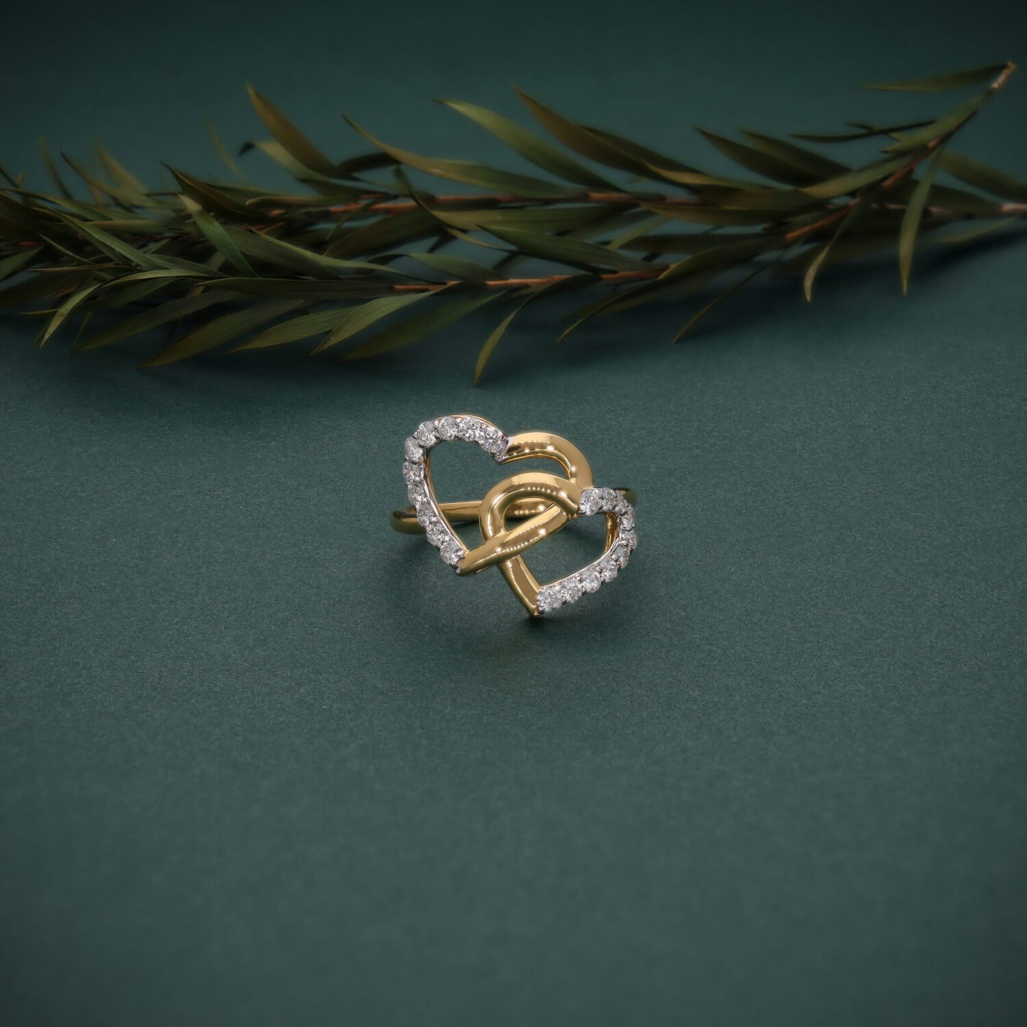 18K Gold Interlocking Heart Diamond Ring for Women