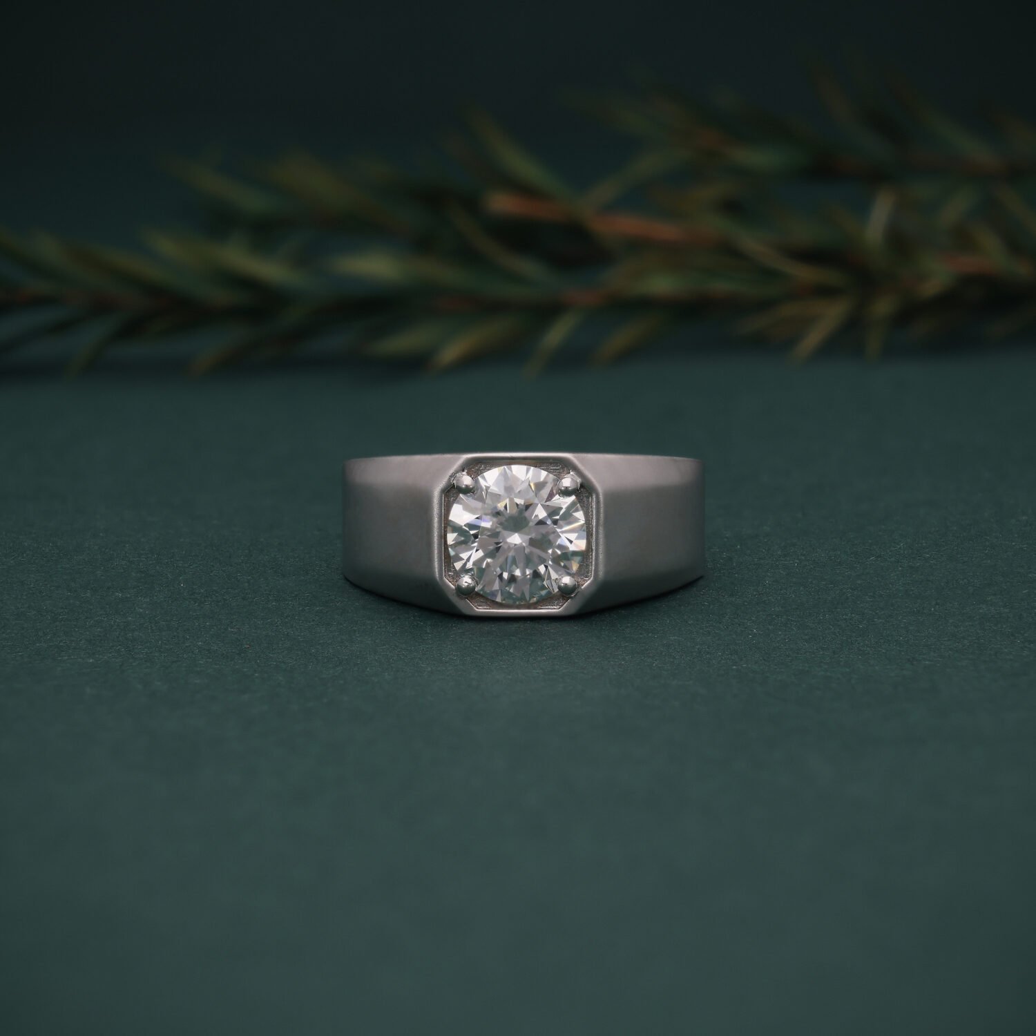 Men’s Luxury Round Diamond Ring