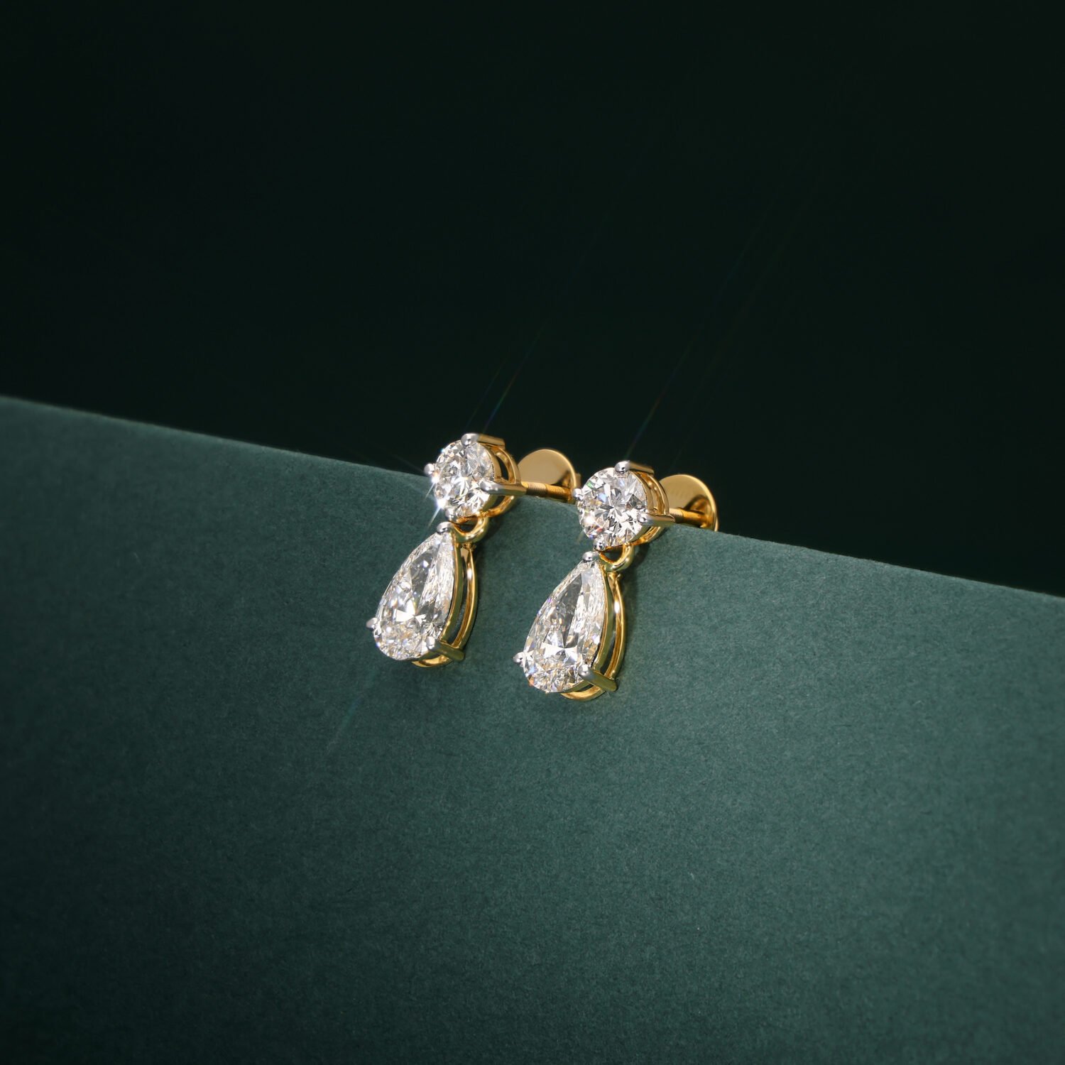 18kt Yellow Gold Pear and Round Cut Diamond Dangling Style Earrings For Women