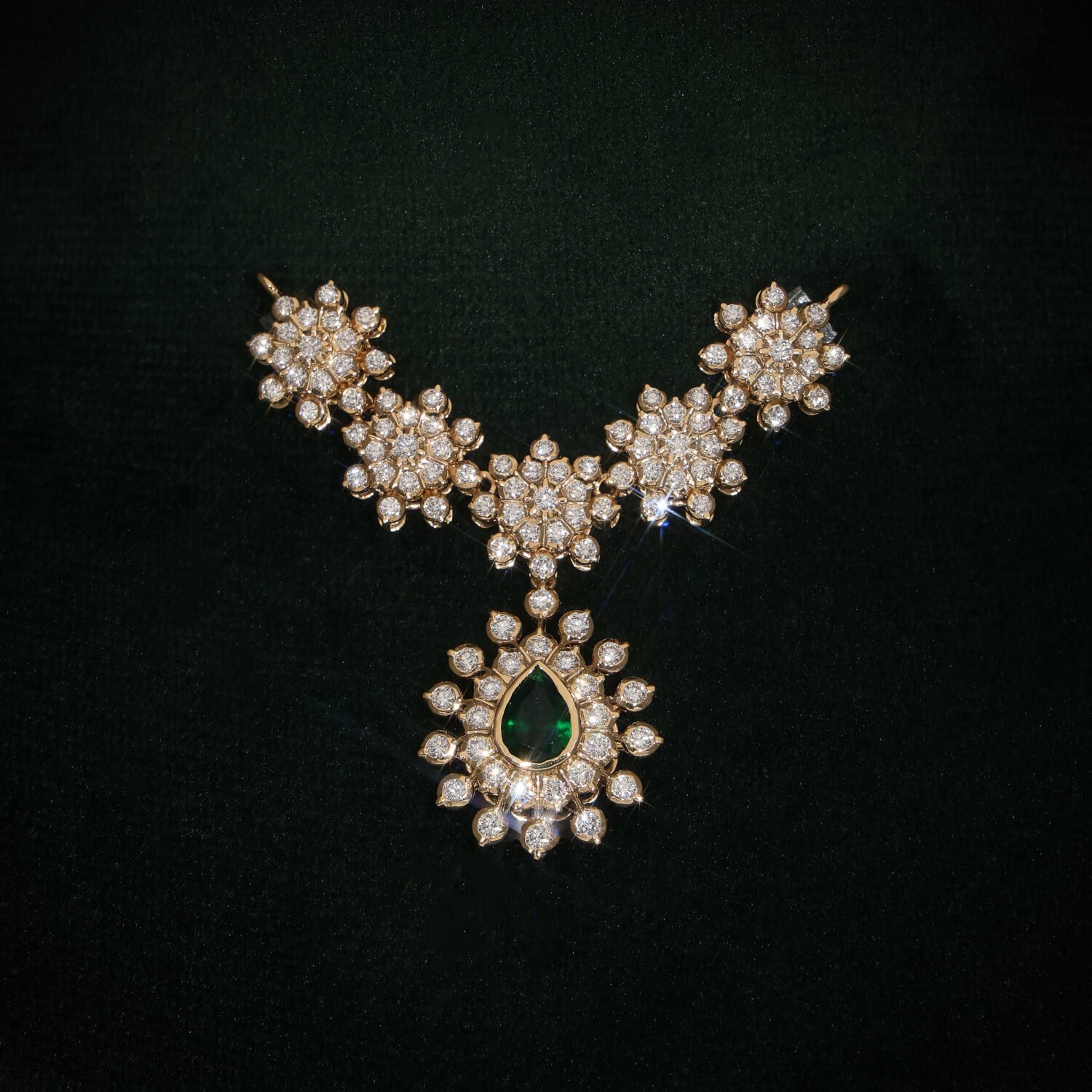 Women's South Indian Close Setting Yellow Gold Diamond Necklace | IGI Certified